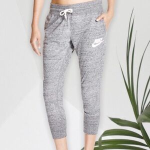Nike Cropped Sweatpants Joggers